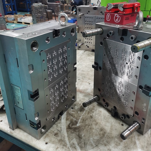 pumps connecting rod moulds aerosol dispensers valve foam pumps trigger spray moulds 04.jpg